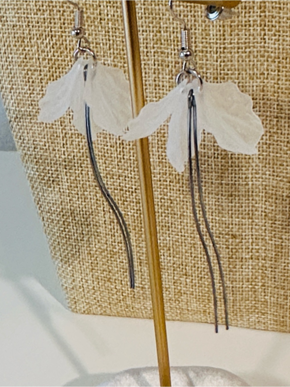 Fashion Jewelry White Feather & Silver Chain Drop Earrings - Picture 4 of 5